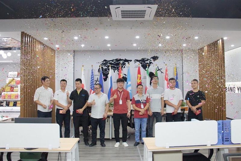 再贏新單！華邦瀛成都LED貼膜屏項目圓滿收官