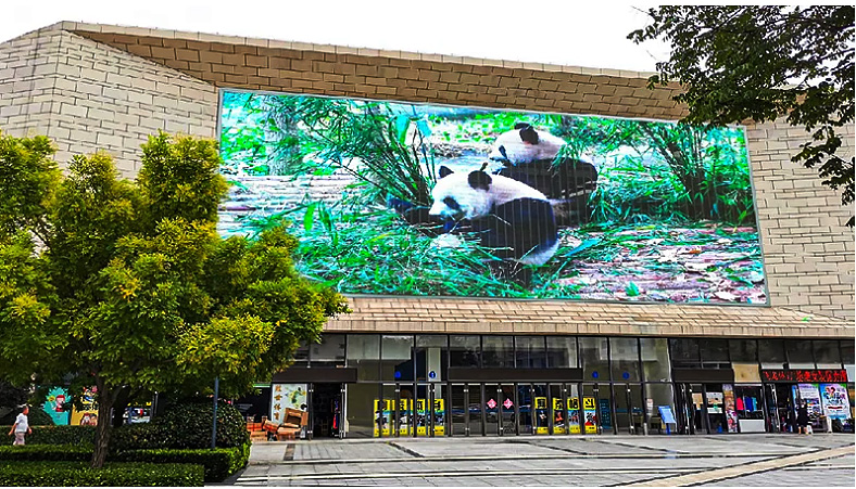華邦瀛LED格柵屏，賦能商業(yè)廣告價(jià)值最大化